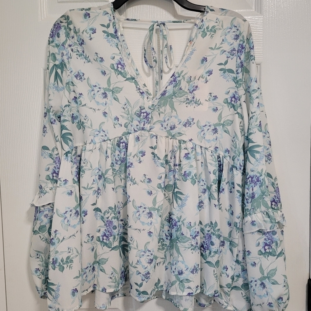 Peach Love California Floral Lightweight Tie Neck Women's Top Size Large - Picture 5 of 16